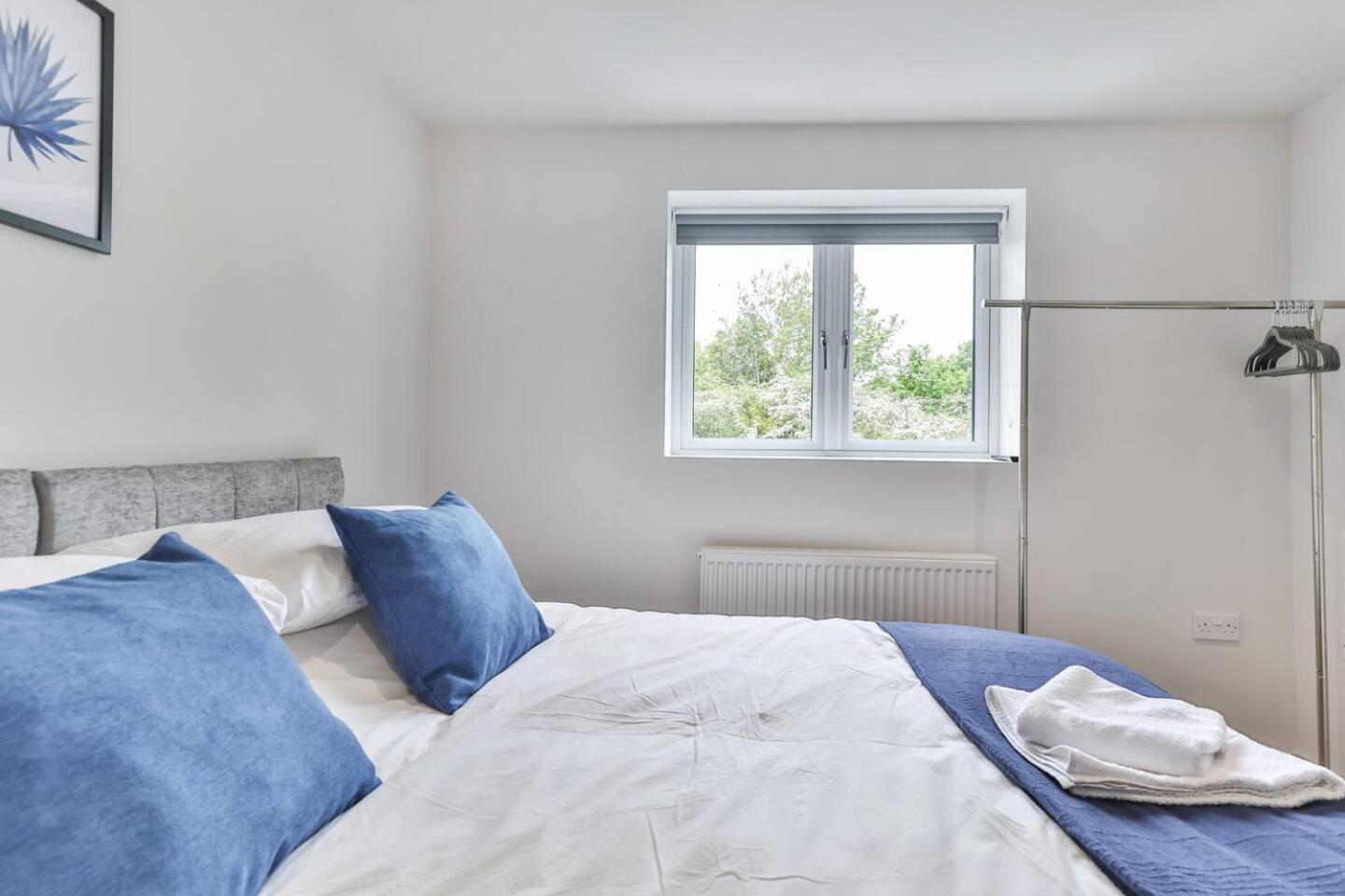 Appartement Newly Renovated 3 Bed 2 Bath & Parking *